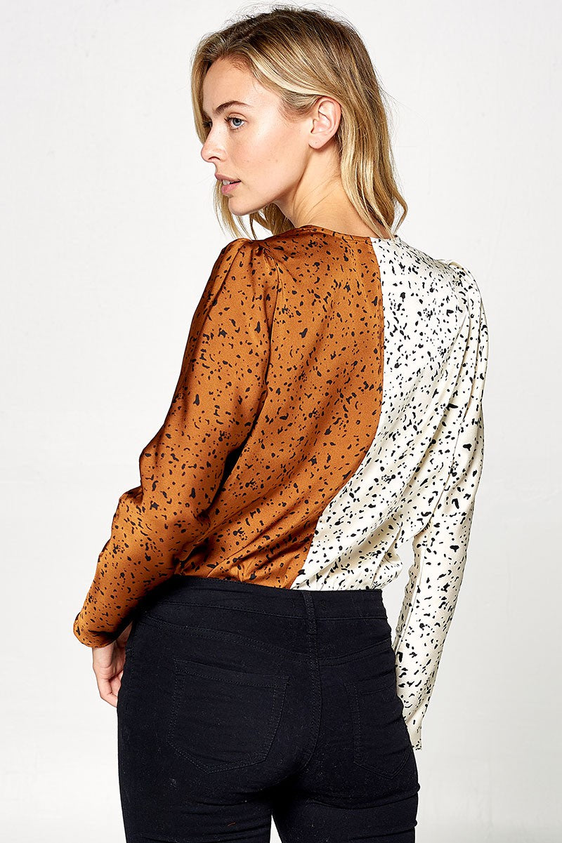 Pergamino Crossover V-neck Animal Print Bodysuit