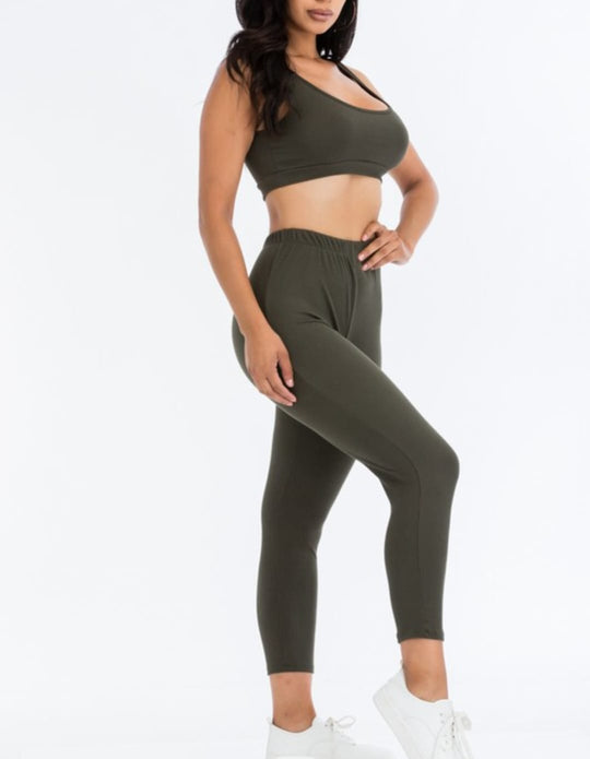Essential Moves Ribbed Crop Top & Leggings Active Set